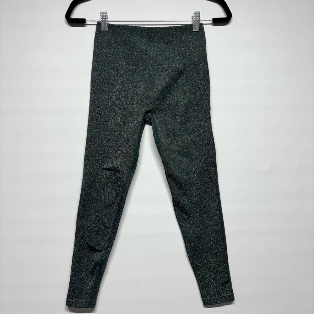 ✨Fabletics Seamless High-Waisted Legging Size S - Picture 4 of 14